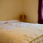 2 Bedroom Terraced House Near City Centre