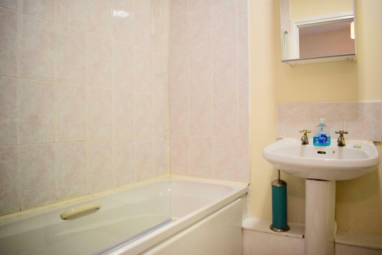 Holiday home 2 Bedroom Terraced House Near Centre Dublin