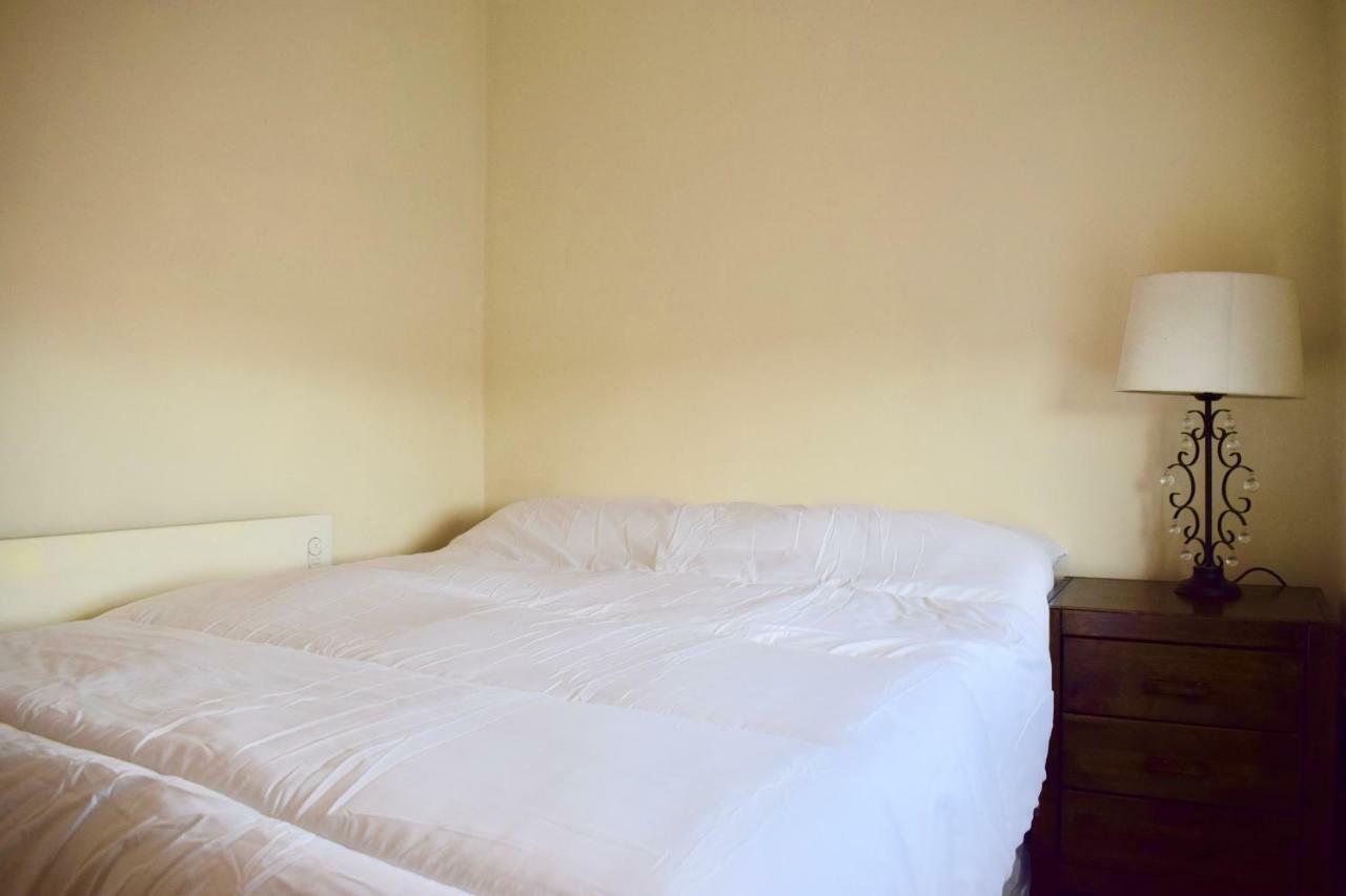 2 Bedroom Terraced House Near Centre Holiday home *