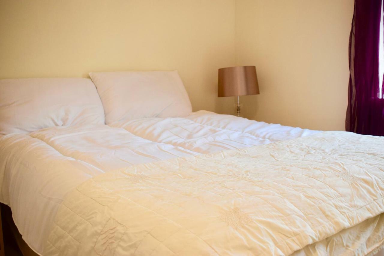 2 Bedroom Terraced House Near Centre Holiday home *