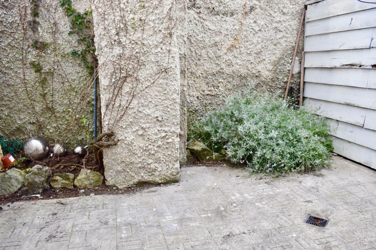 2 Bedroom Terraced House Near Centre